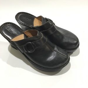 ✅SOLD✅ Born  black leather mules slip on clogs